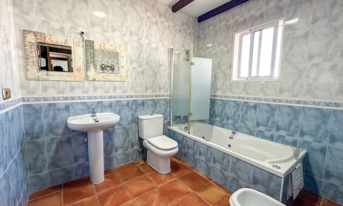 Resale - Townhouse -
San Miguel de Salinas - Inland
