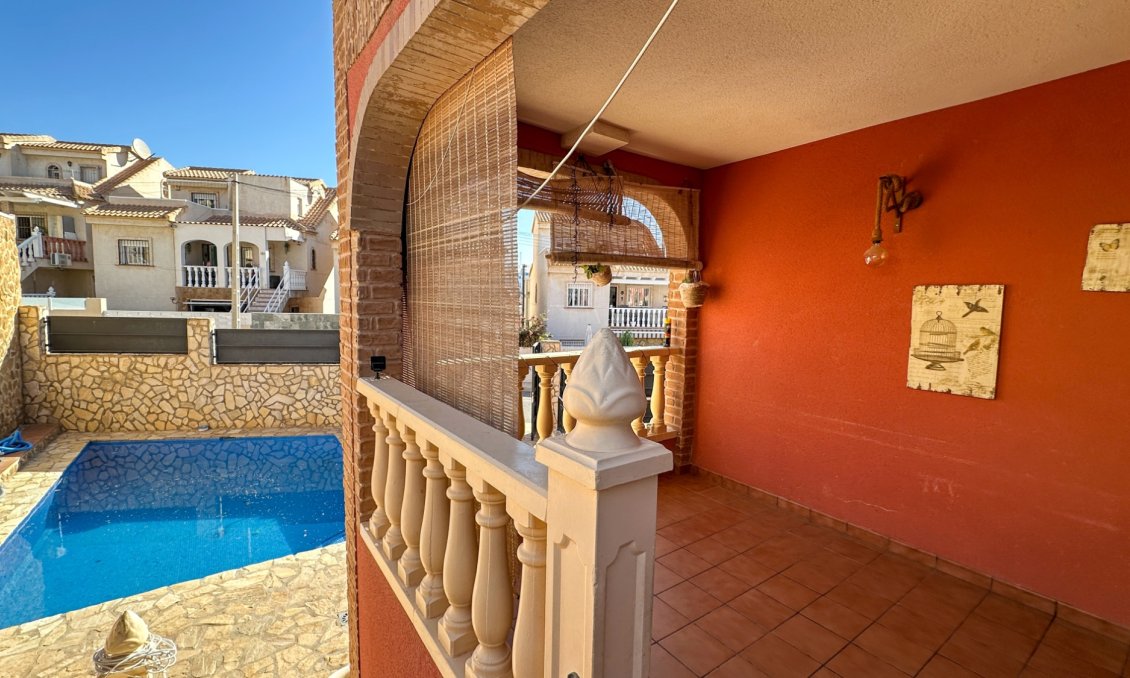 Resale - Townhouse -
San Miguel de Salinas - Inland