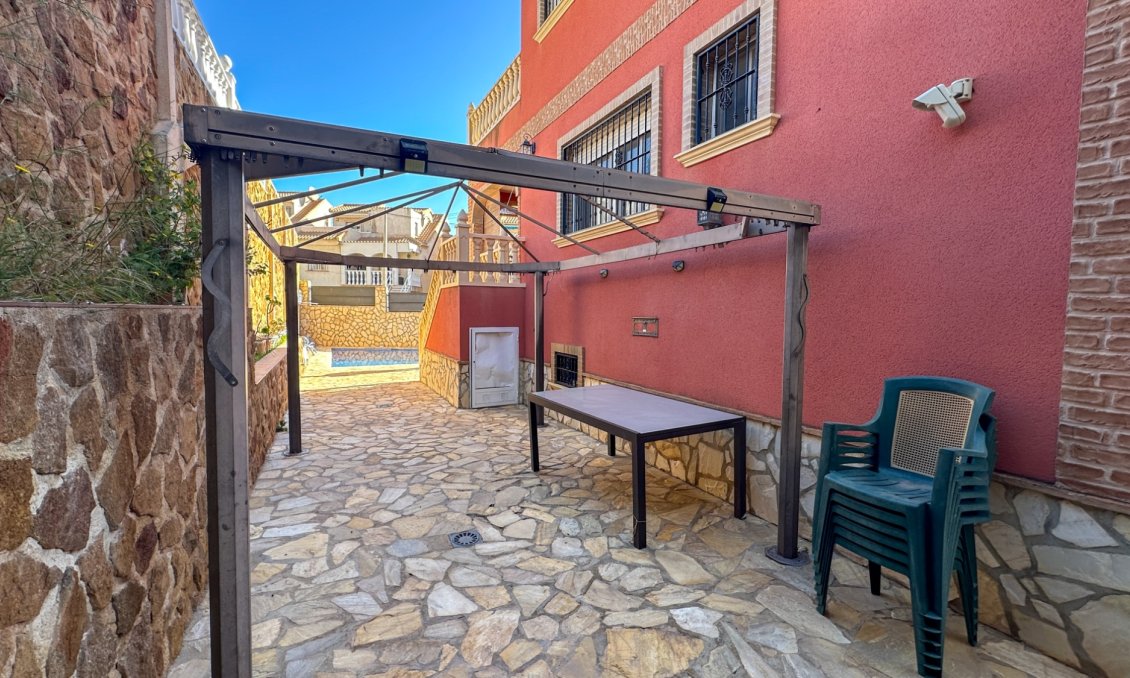 Resale - Townhouse -
San Miguel de Salinas - Inland