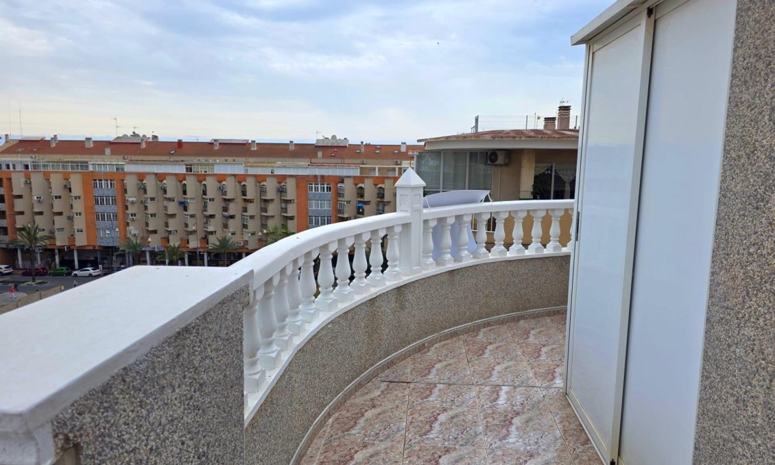 Wiederverkauf - Penthouse -
Torrevieja - Estacion De Autobuses