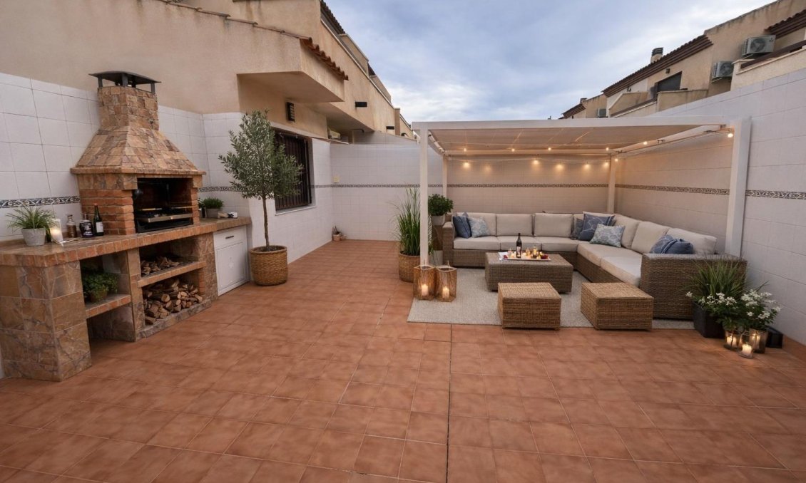 Használt Ingatlanok - Villa / Ikerház -
Los Alcazares - Serena Golf
