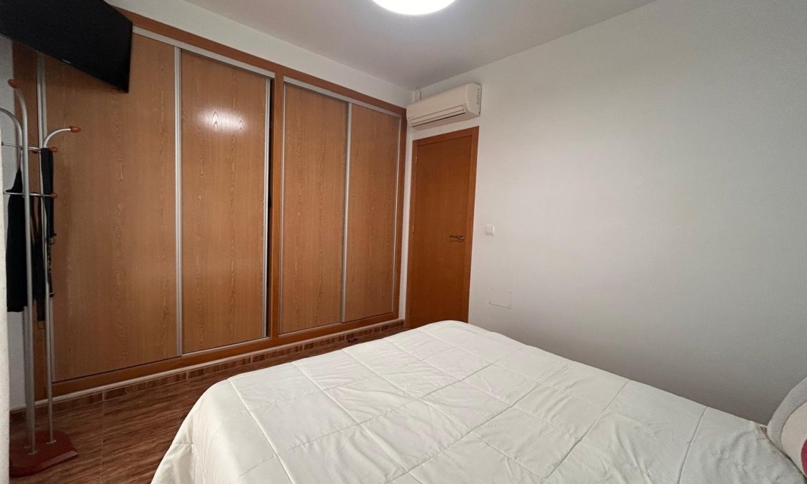 Használt Ingatlanok - Villa / Ikerház -
Los Alcazares - Serena Golf