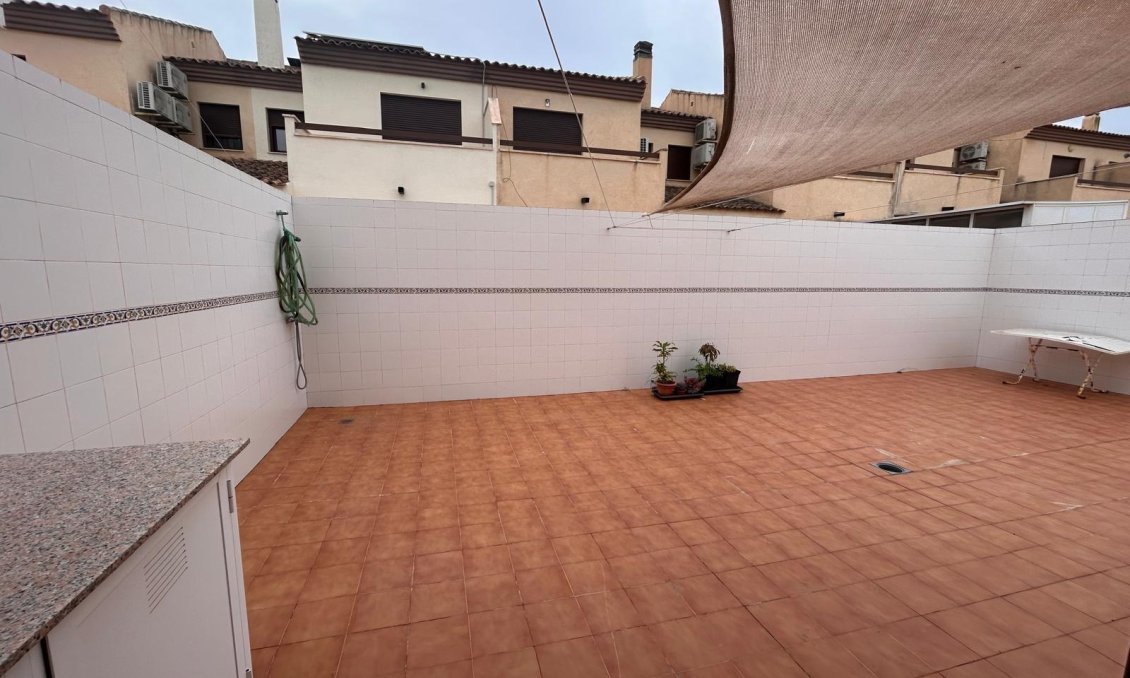 Használt Ingatlanok - Villa / Ikerház -
Los Alcazares - Serena Golf