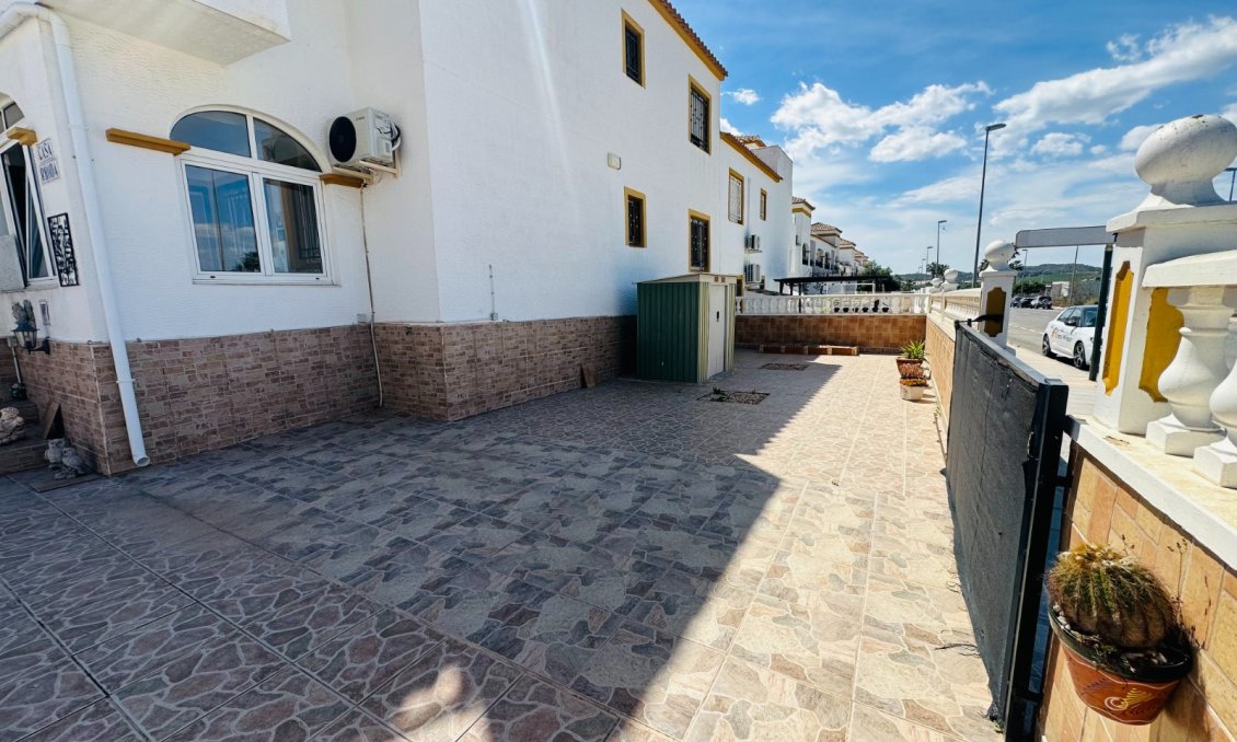 Használt Ingatlanok - Apartman -
Orihuela - Inland