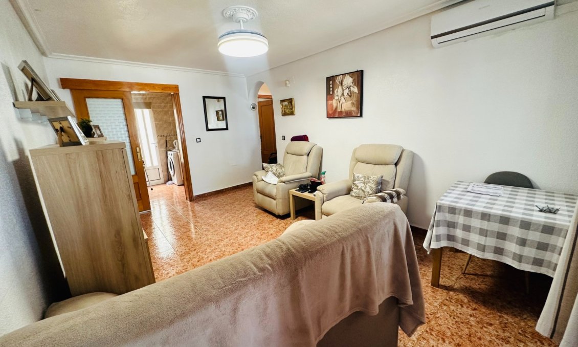 Használt Ingatlanok - Apartman -
Orihuela - Inland