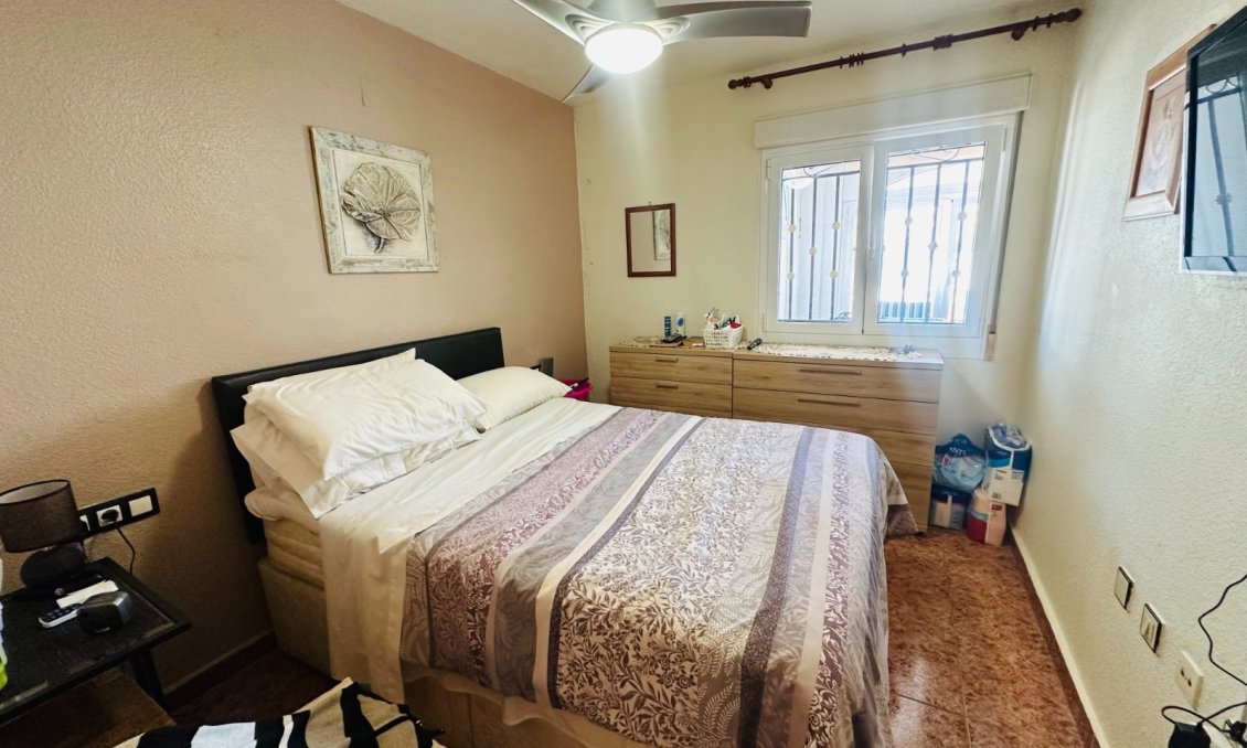 Használt Ingatlanok - Apartman -
Orihuela - Inland