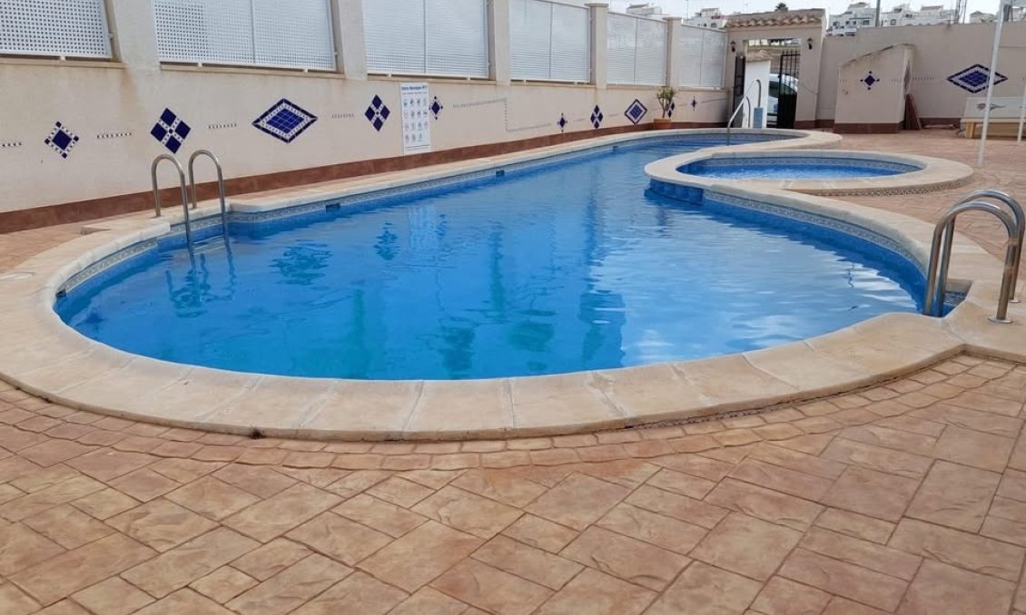 Használt Ingatlanok - Apartman -
Orihuela - Inland