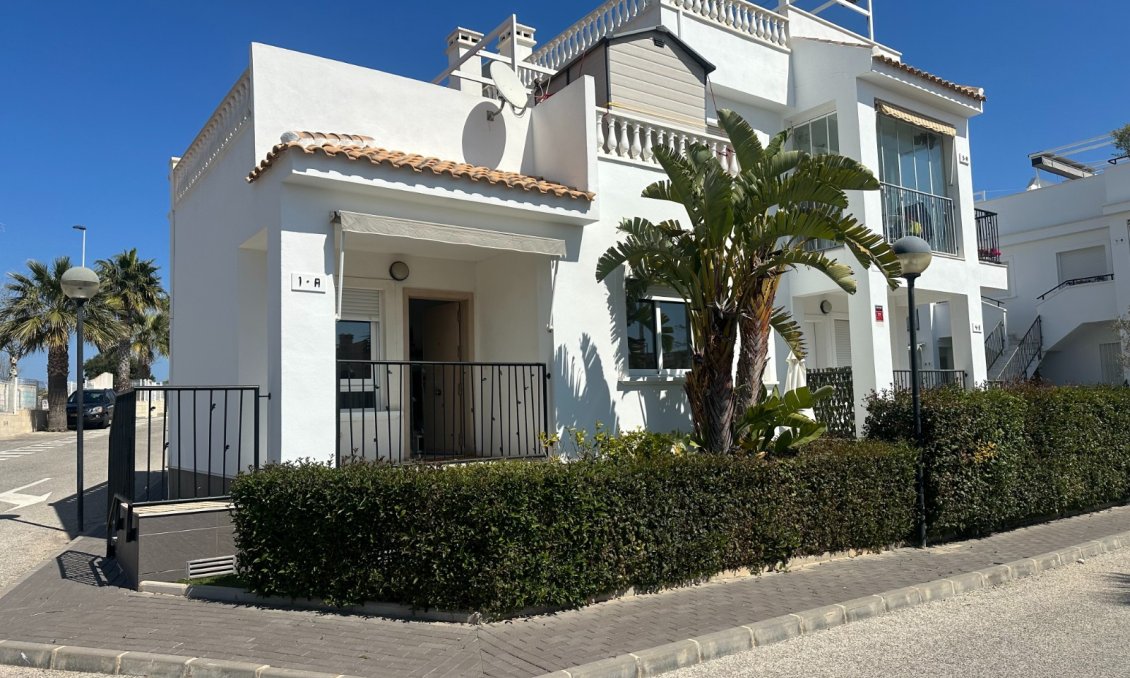 Resale - Bungalow -
Torrevieja - Costa Blanca
