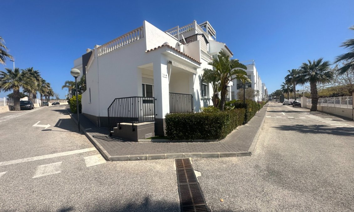 Resale - Bungalow -
Torrevieja - Costa Blanca