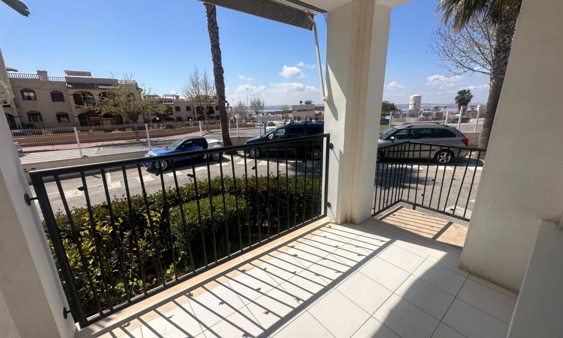 Resale - Bungalow -
Torrevieja - Costa Blanca