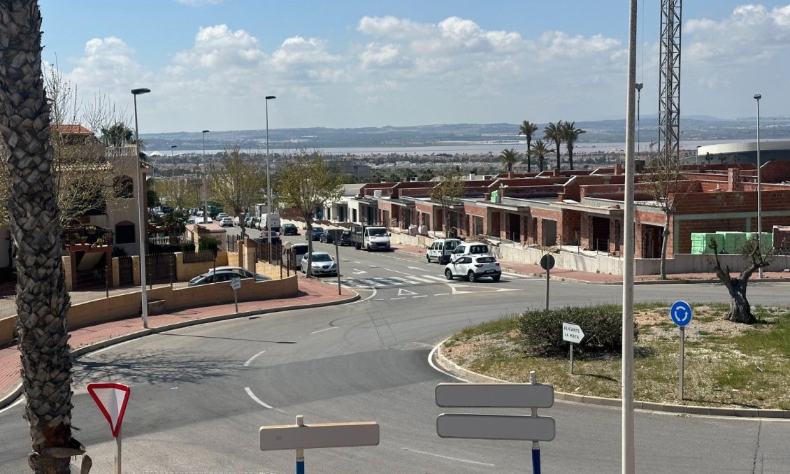 Resale - Bungalow -
Torrevieja - Costa Blanca