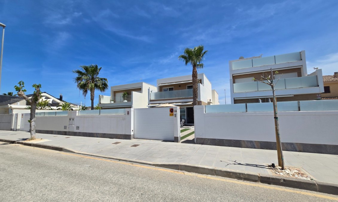 Wiederverkauf - Villa -
Pilar de la Horadada - Costa Blanca