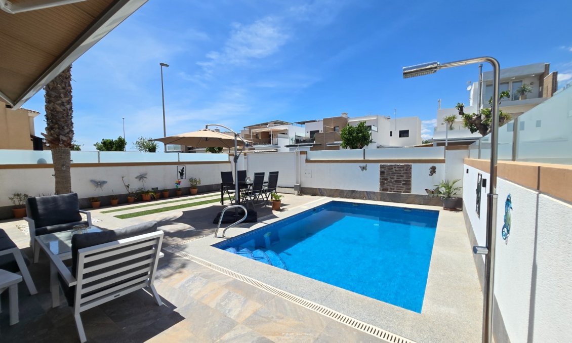 Wiederverkauf - Villa -
Pilar de la Horadada - Costa Blanca