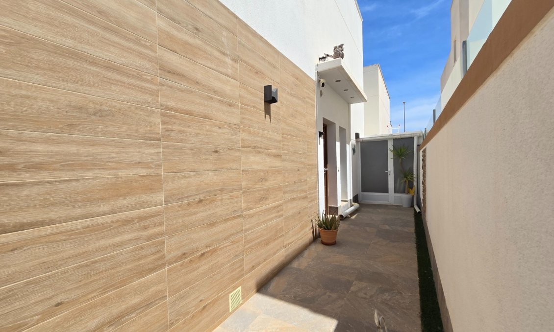Wiederverkauf - Villa -
Pilar de la Horadada - Costa Blanca
