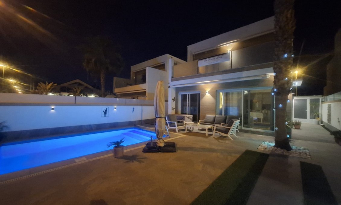 Wiederverkauf - Villa -
Pilar de la Horadada - Costa Blanca