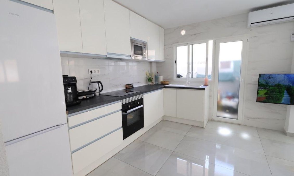 Resale - Apartment -
Torrevieja - Costa Blanca
