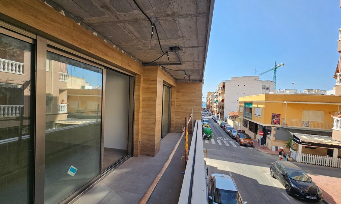 Resale - Apartment -
Torrevieja - Paseo Maritimo