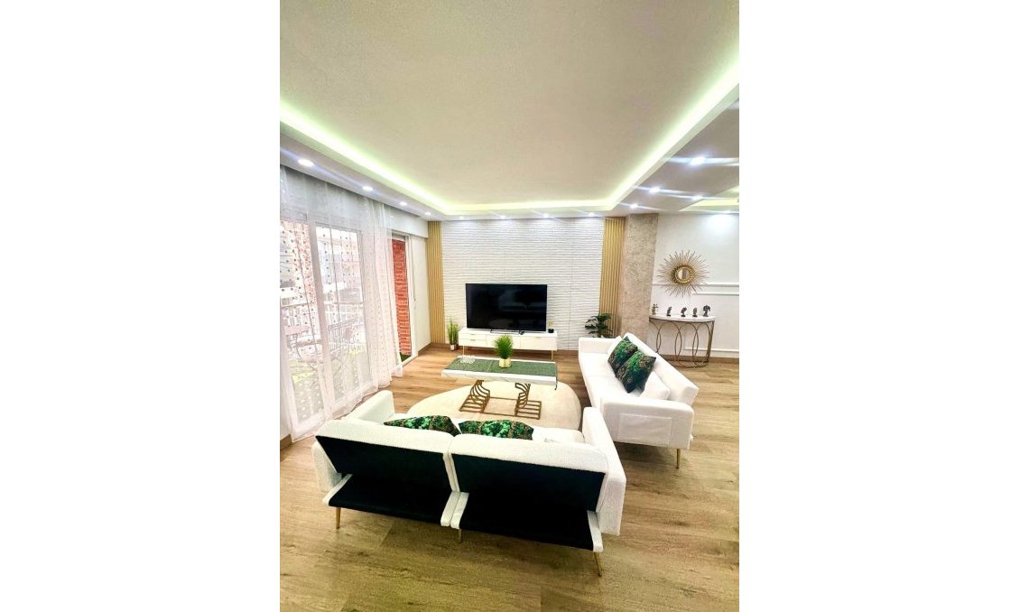 Resale - Apartment -
Torrevieja - Centro - Muelle Pesquero