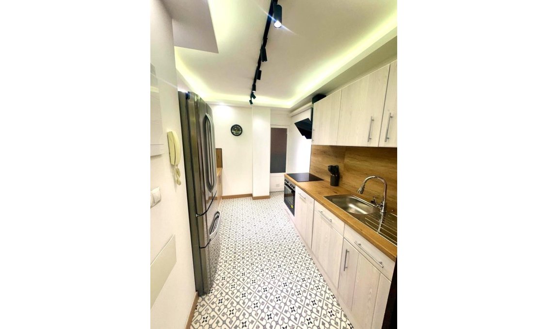 Resale - Apartment -
Torrevieja - Centro - Muelle Pesquero