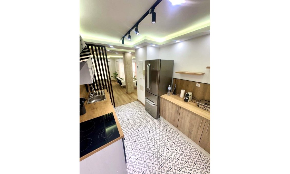 Resale - Apartment -
Torrevieja - Centro - Muelle Pesquero