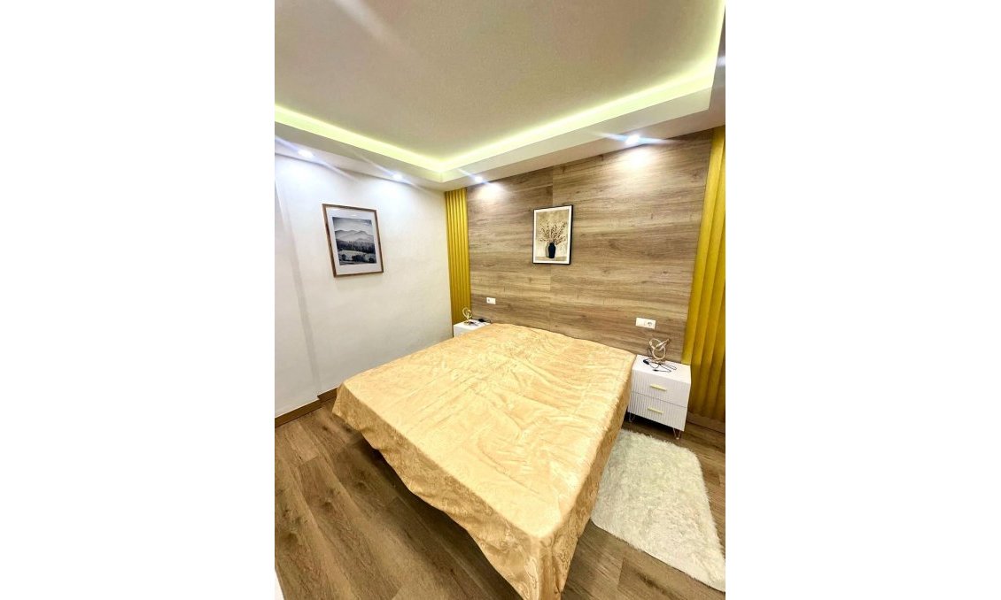 Resale - Apartment -
Torrevieja - Centro - Muelle Pesquero