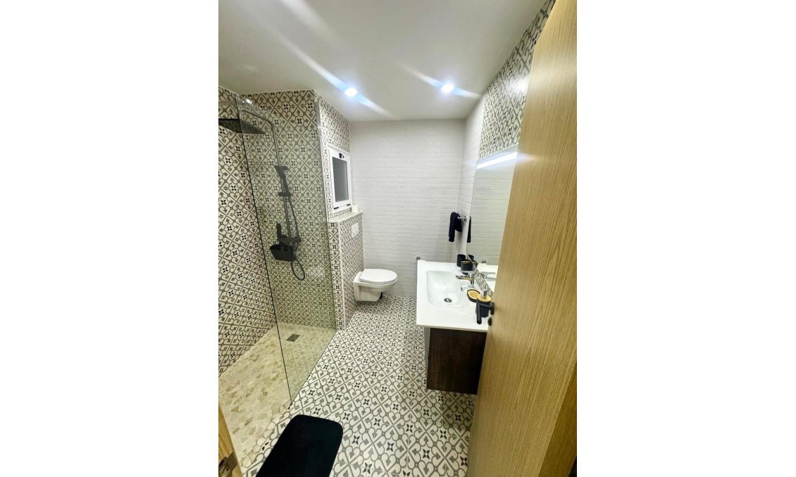 Resale - Apartment -
Torrevieja - Centro - Muelle Pesquero