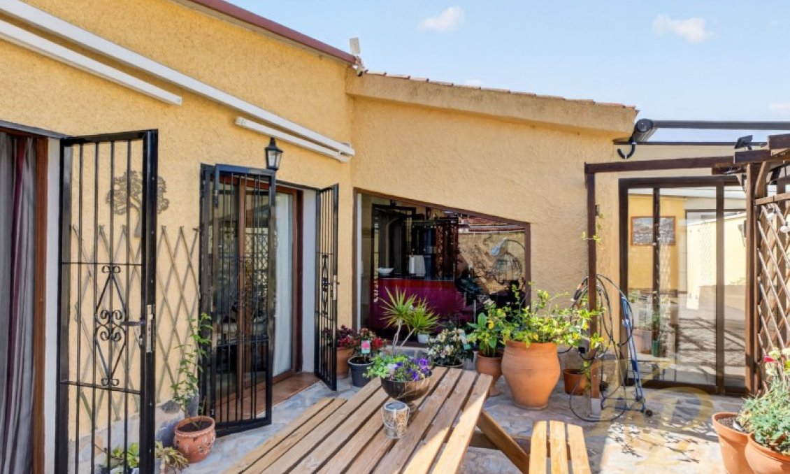 Resale - Villa -
Torrevieja - Costa Blanca