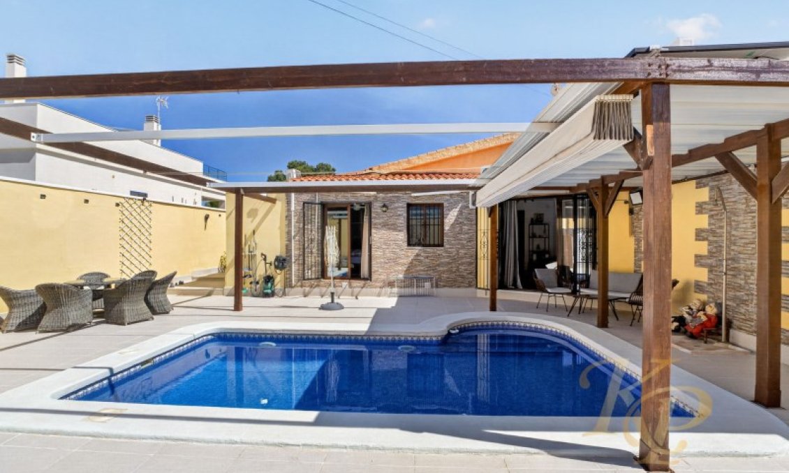 Resale - Villa -
Torrevieja - Costa Blanca