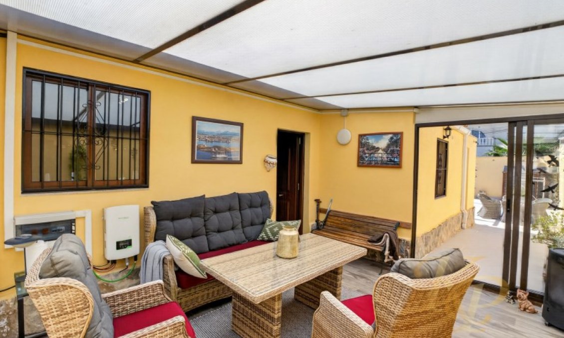 Resale - Villa -
Torrevieja - Costa Blanca