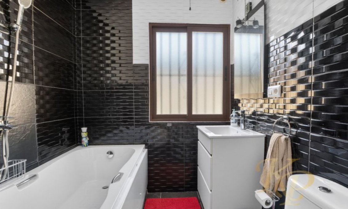 Resale - Villa -
Torrevieja - Costa Blanca