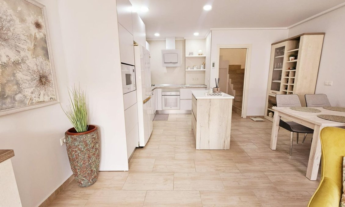 Resale - Duplex -
Torrevieja - La Siesta
