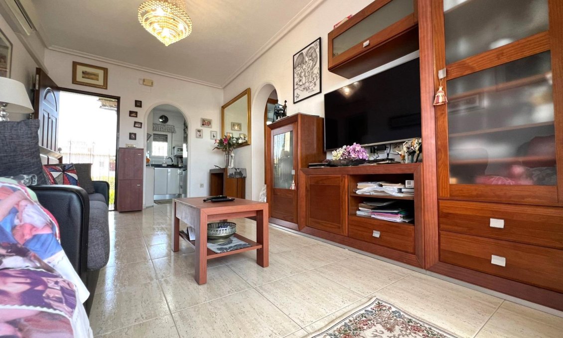 Resale - Bungalow -
Torrevieja - Aguas Nuevas