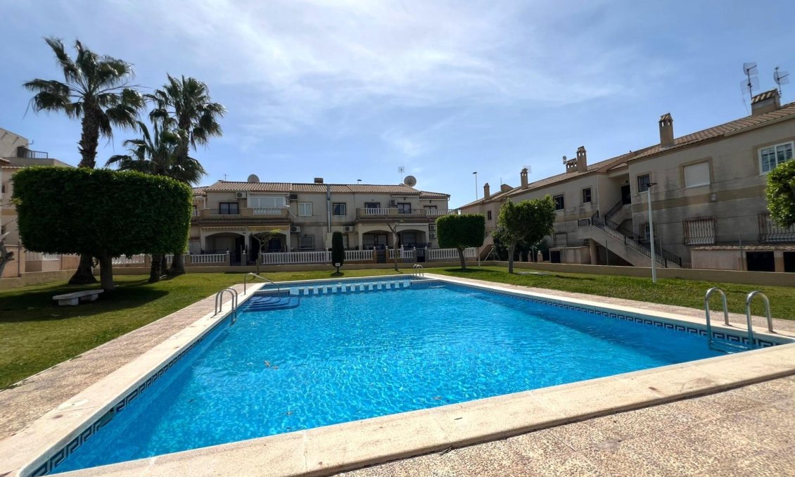 Resale - Bungalow -
Torrevieja - Aguas Nuevas