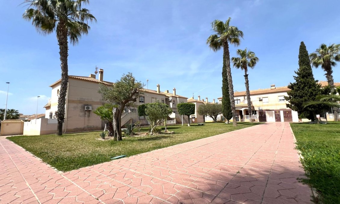 Resale - Bungalow -
Torrevieja - Aguas Nuevas
