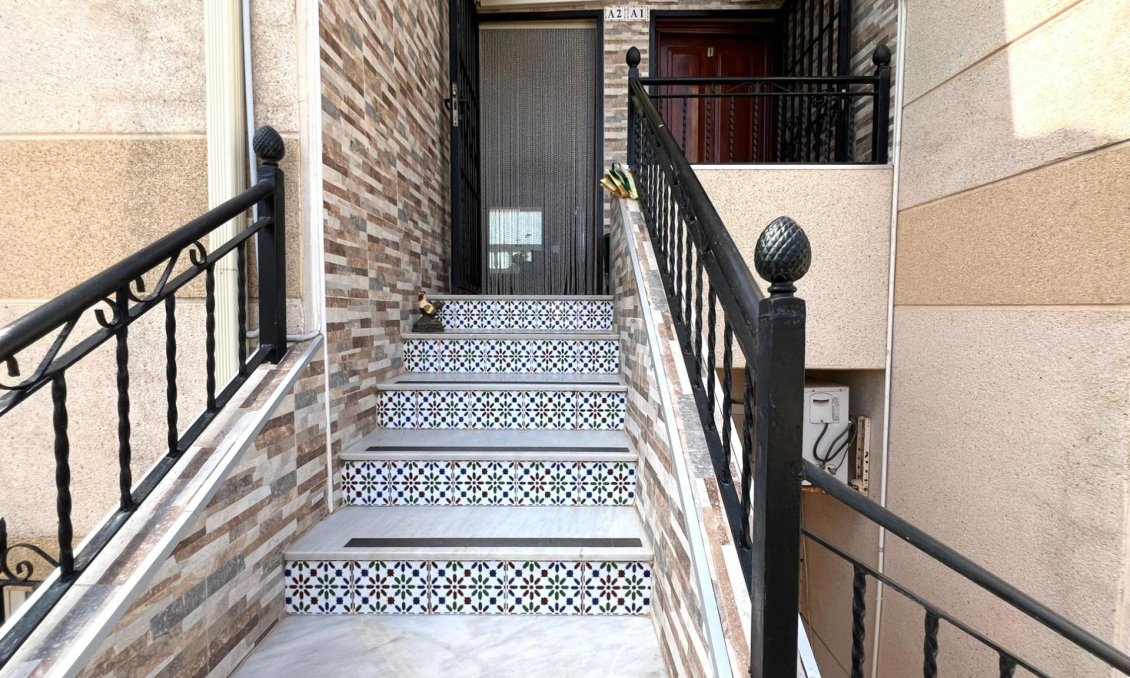 Resale - Bungalow -
Torrevieja - Aguas Nuevas
