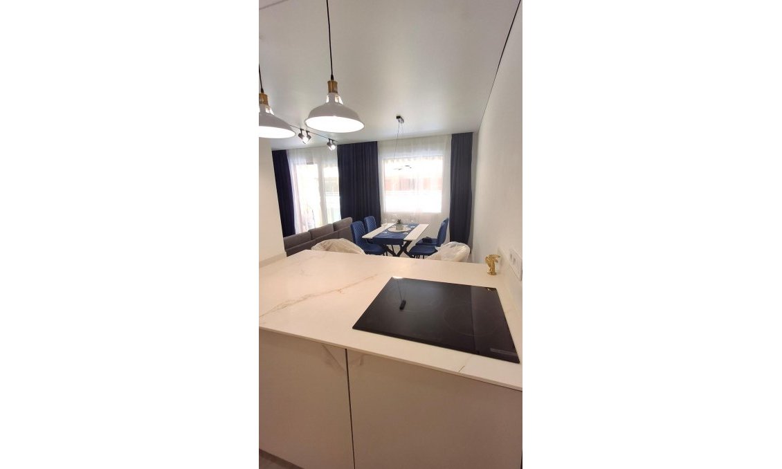 Segunda mano - Apartamento -
Torrevieja - Acequion