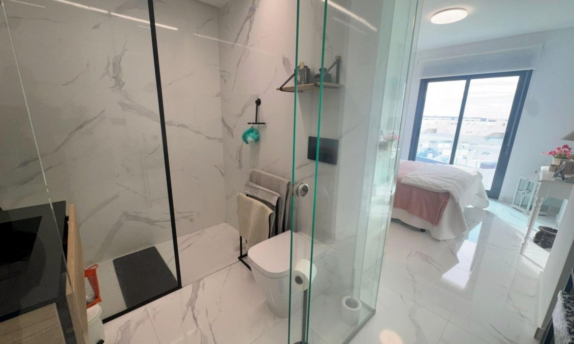 Resale - Bungalow -
Guardamar del Segura - Costa Blanca