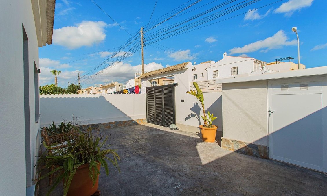 Resale - Townhouse -
Torrevieja - La Siesta