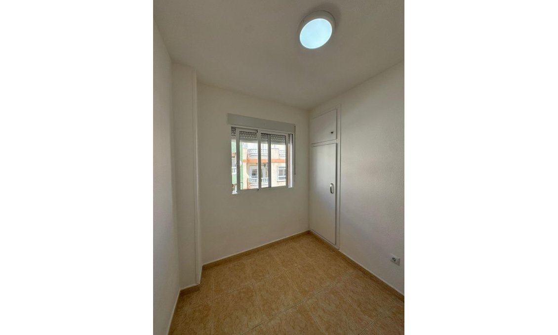 Wiederverkauf - Wohnung -
Torrevieja - Centro