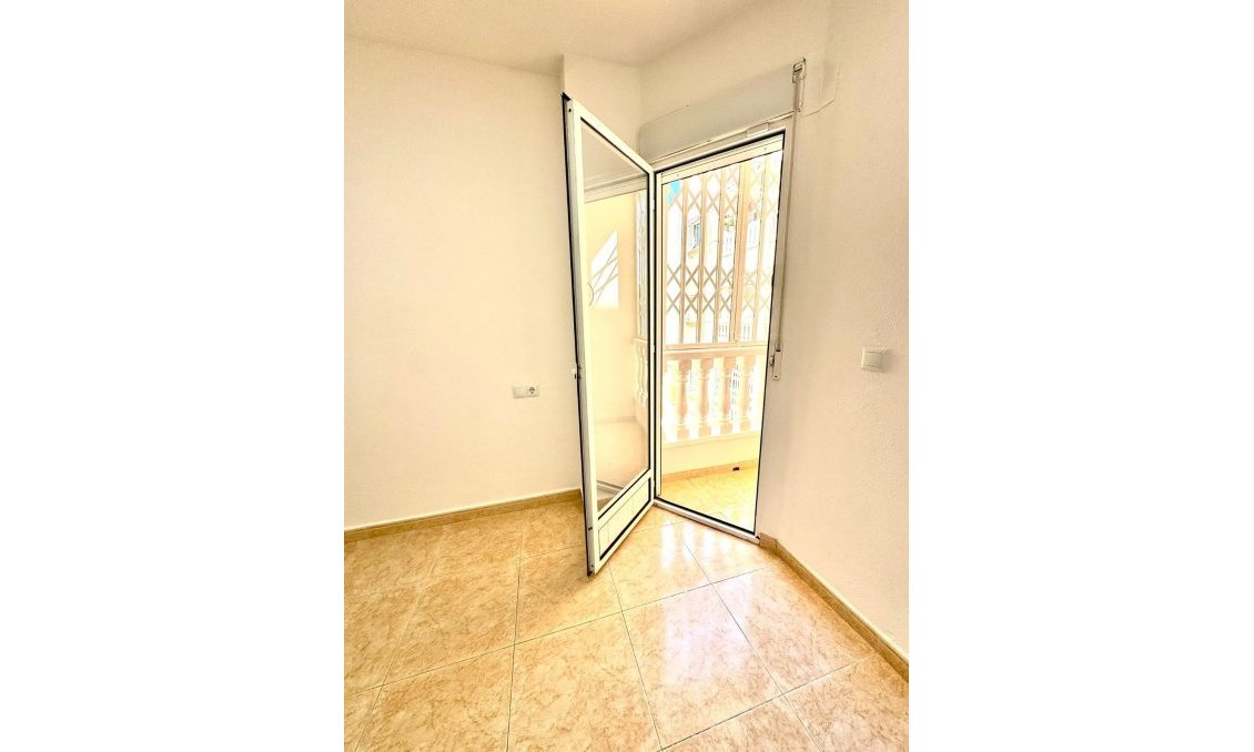 Wiederverkauf - Wohnung -
Torrevieja - Centro