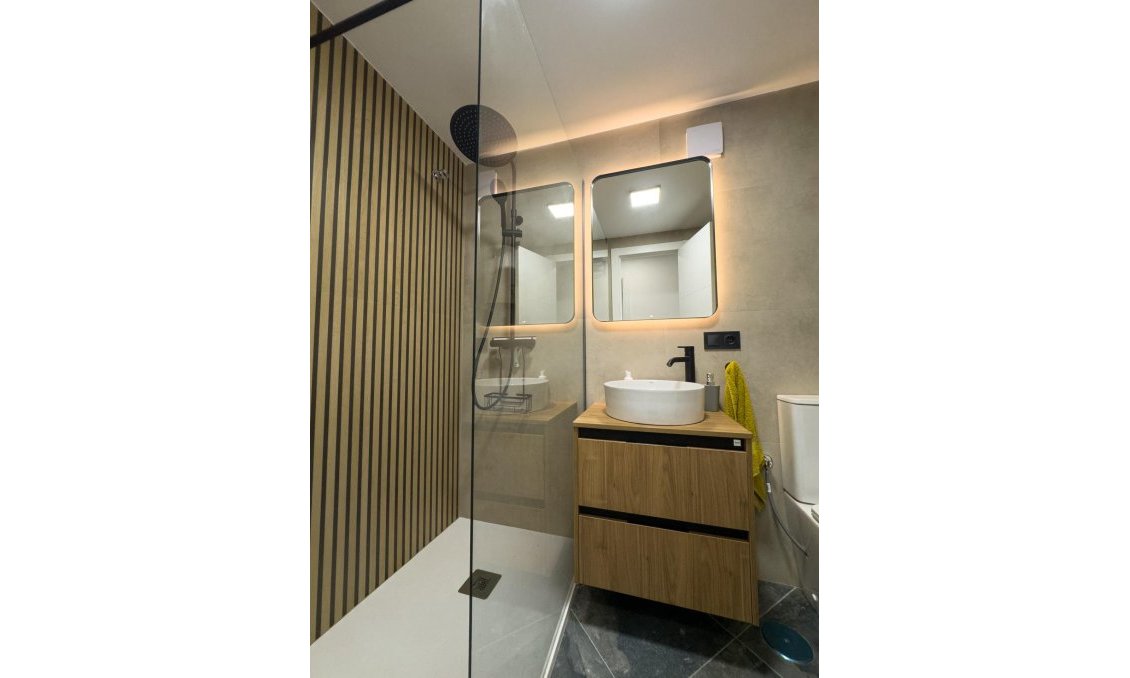 Wiederverkauf - Wohnung -
Torrevieja - Centro