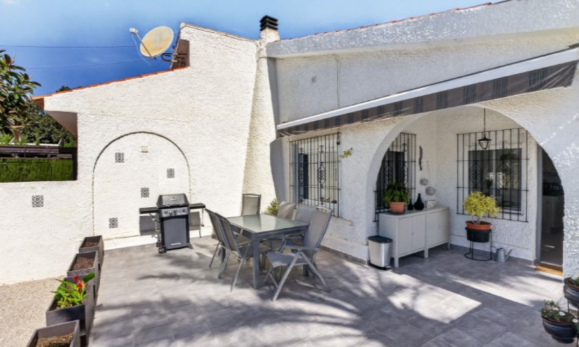 Resale - Villa -
Torrevieja - Costa Blanca