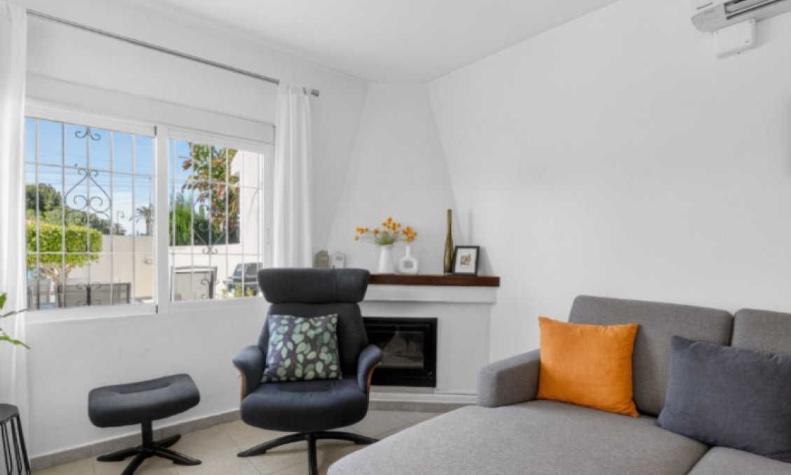 Resale - Villa -
Torrevieja - Costa Blanca