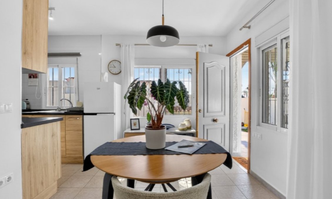 Resale - Villa -
Torrevieja - Costa Blanca