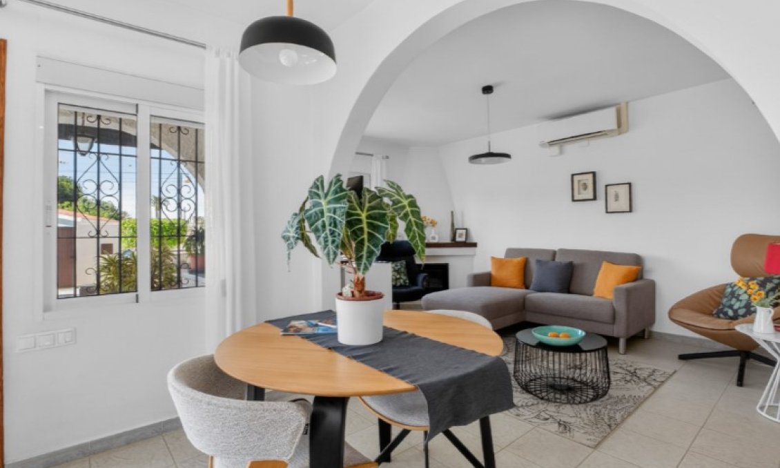 Resale - Villa -
Torrevieja - Costa Blanca