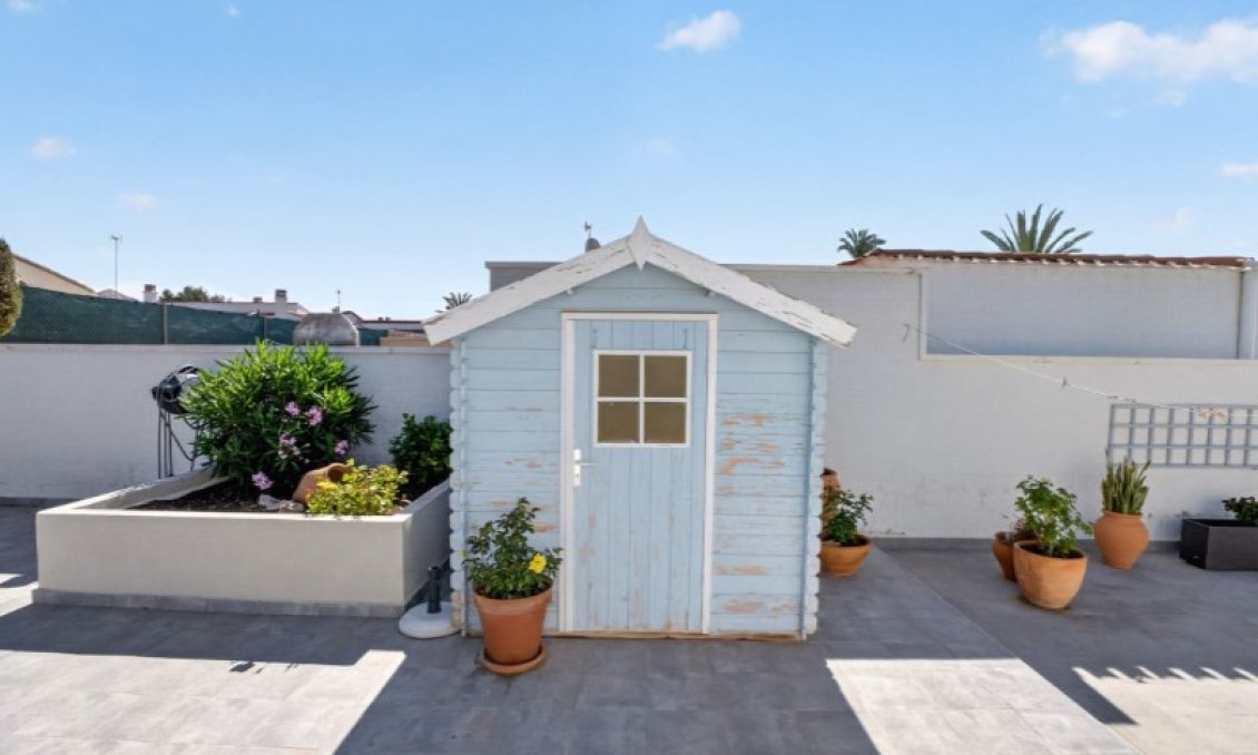Resale - Villa -
Torrevieja - Costa Blanca