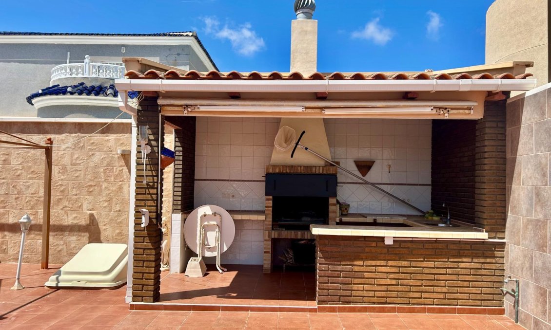 Resale - Villa -
Torrevieja - San Luis