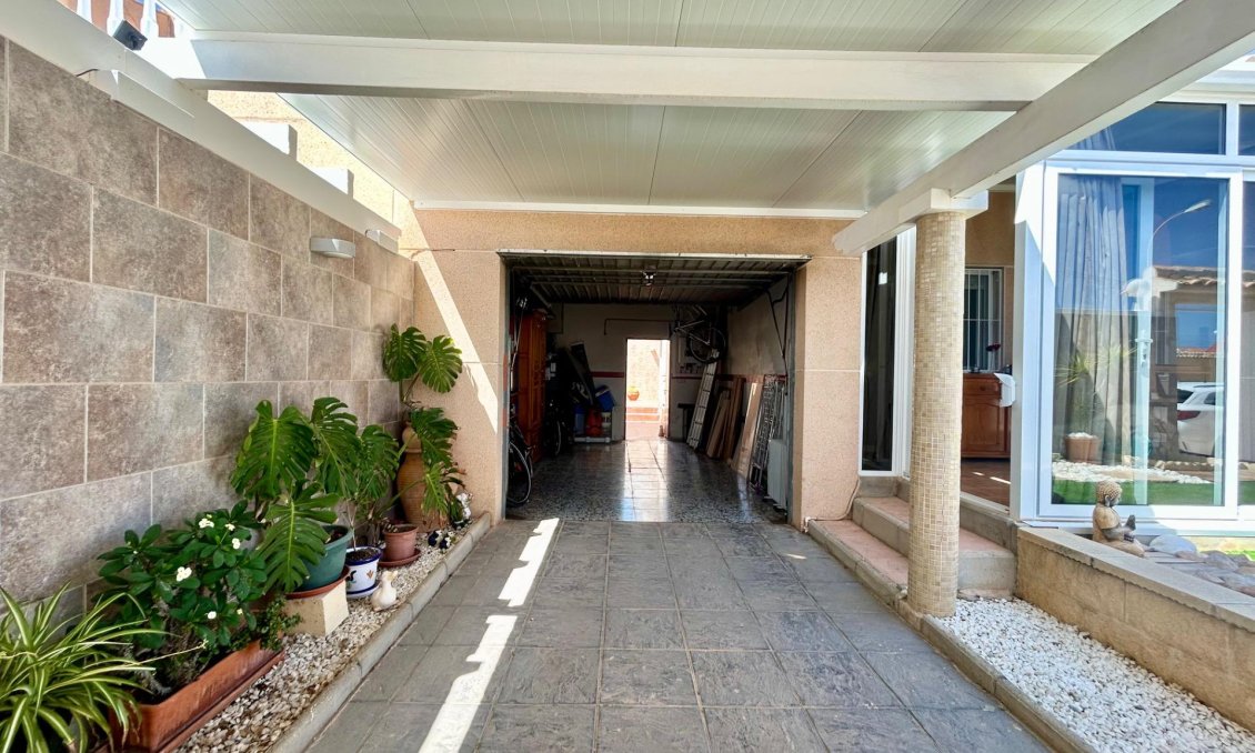 Resale - Villa -
Torrevieja - San Luis