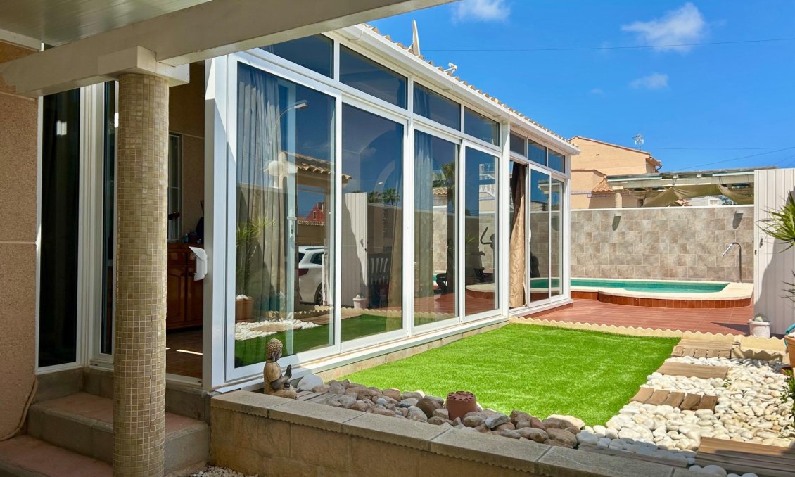 Resale - Villa -
Torrevieja - San Luis