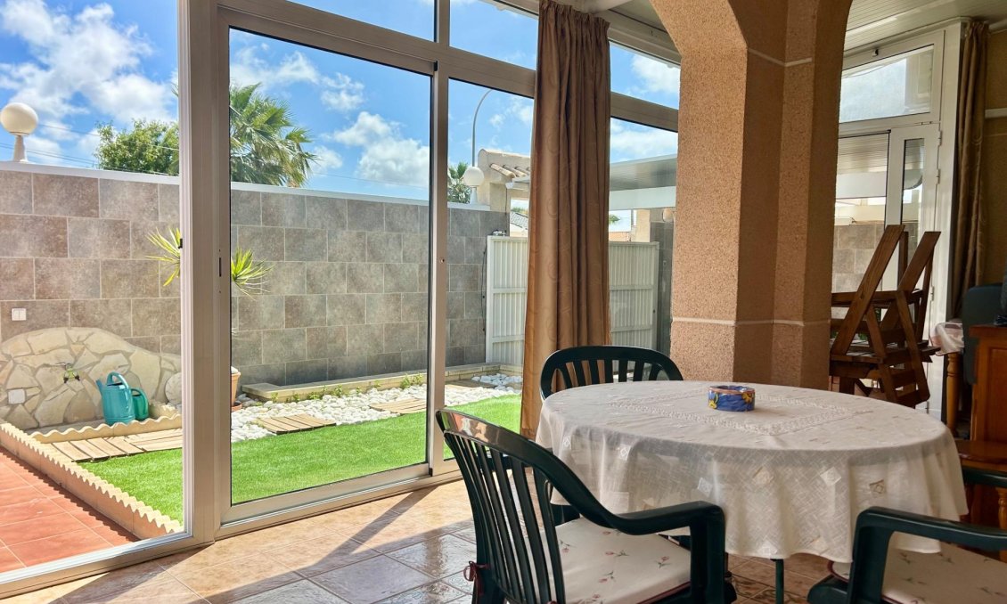 Resale - Villa -
Torrevieja - San Luis